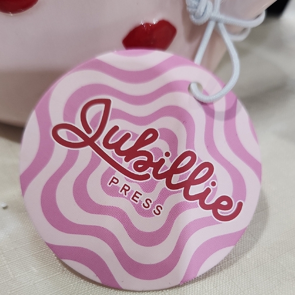 🔹️💋 Jubillie  Press Pink  Hand Painted Mug with Red Lips all Over Print ✨️ - Picture 2 of 5